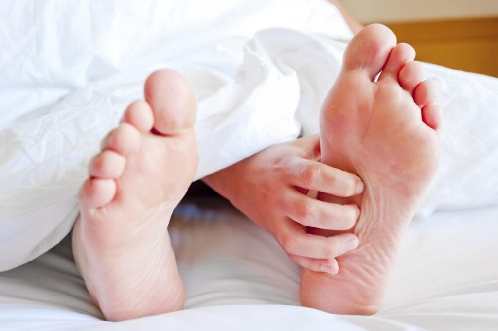 why-do-the-bottoms-of-my-feet-itch-at-night-my-healthy-jobs