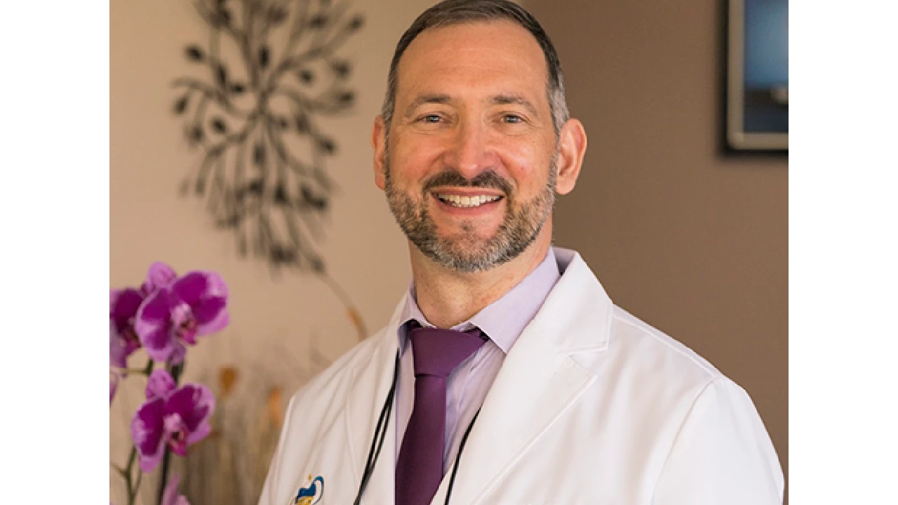 Dr. Ari Moskowitz