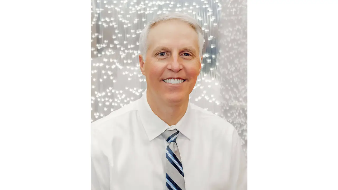 Dr. Larsen